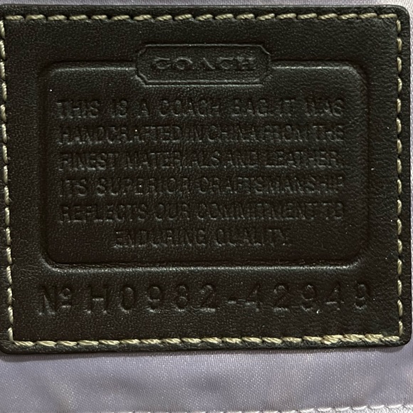 Coach Hand Bag D0982-42949 Brown/Tan with Lilac inside lining Like new - Picture 5 of 12